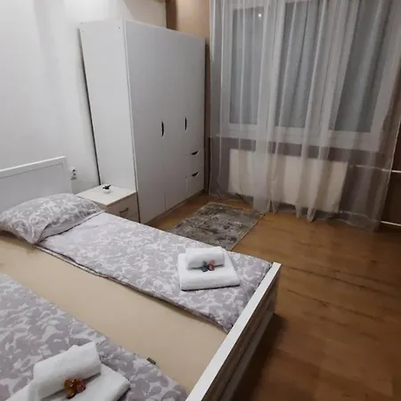 Ancora Lana Apartment *